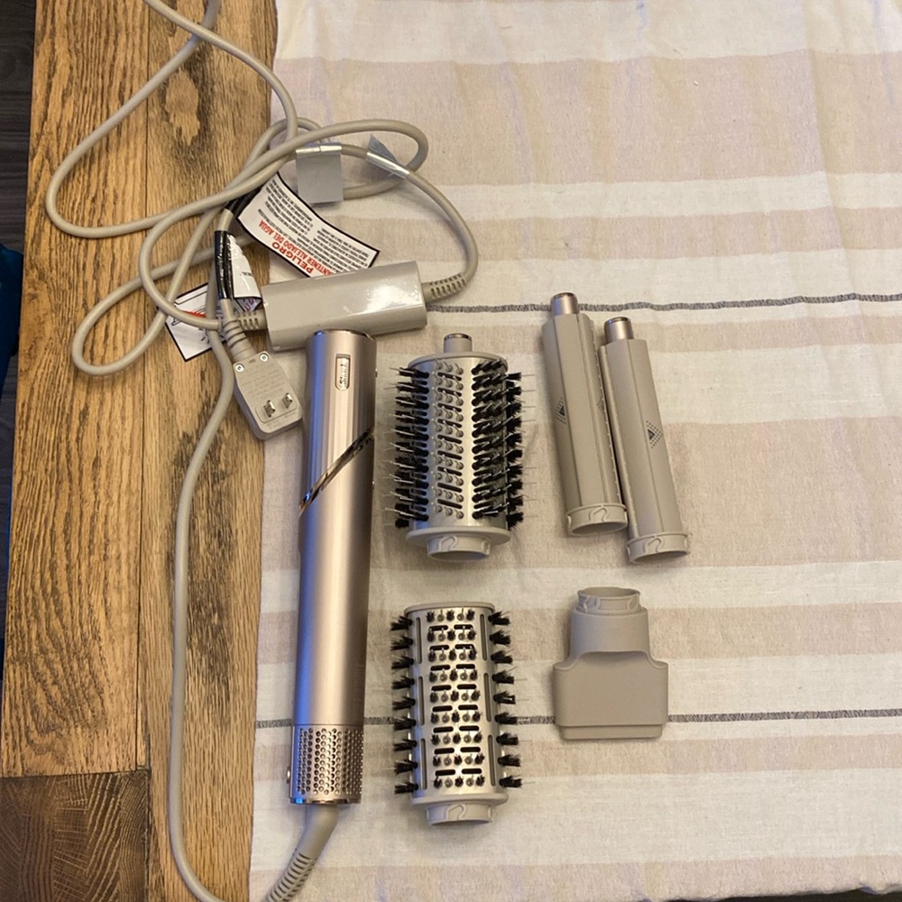 Shark blow dryer and accessories